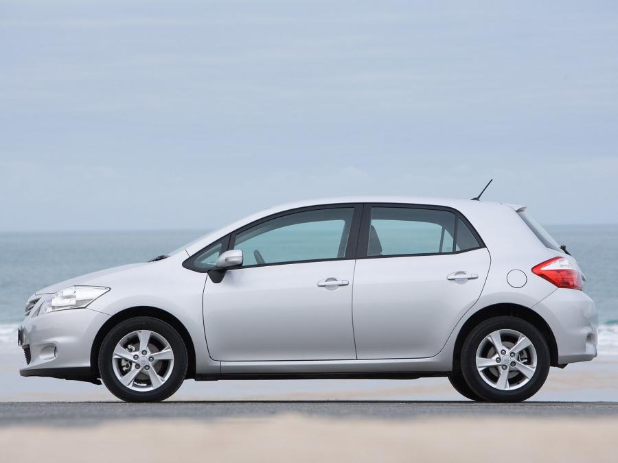  Toyota Auris 5-Door 2010 года  (UK) (фото 10 из 59)